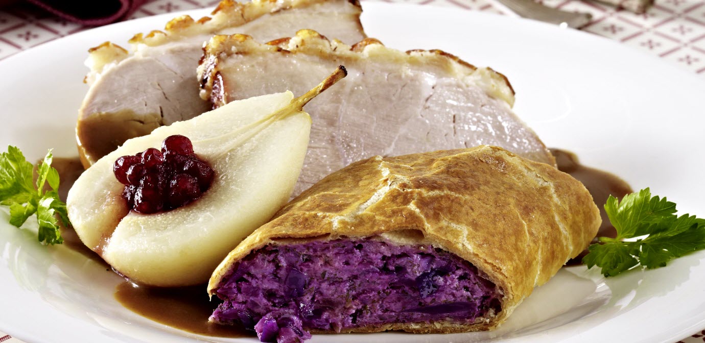 Krustenbraten mit Rotkraut-Strudel