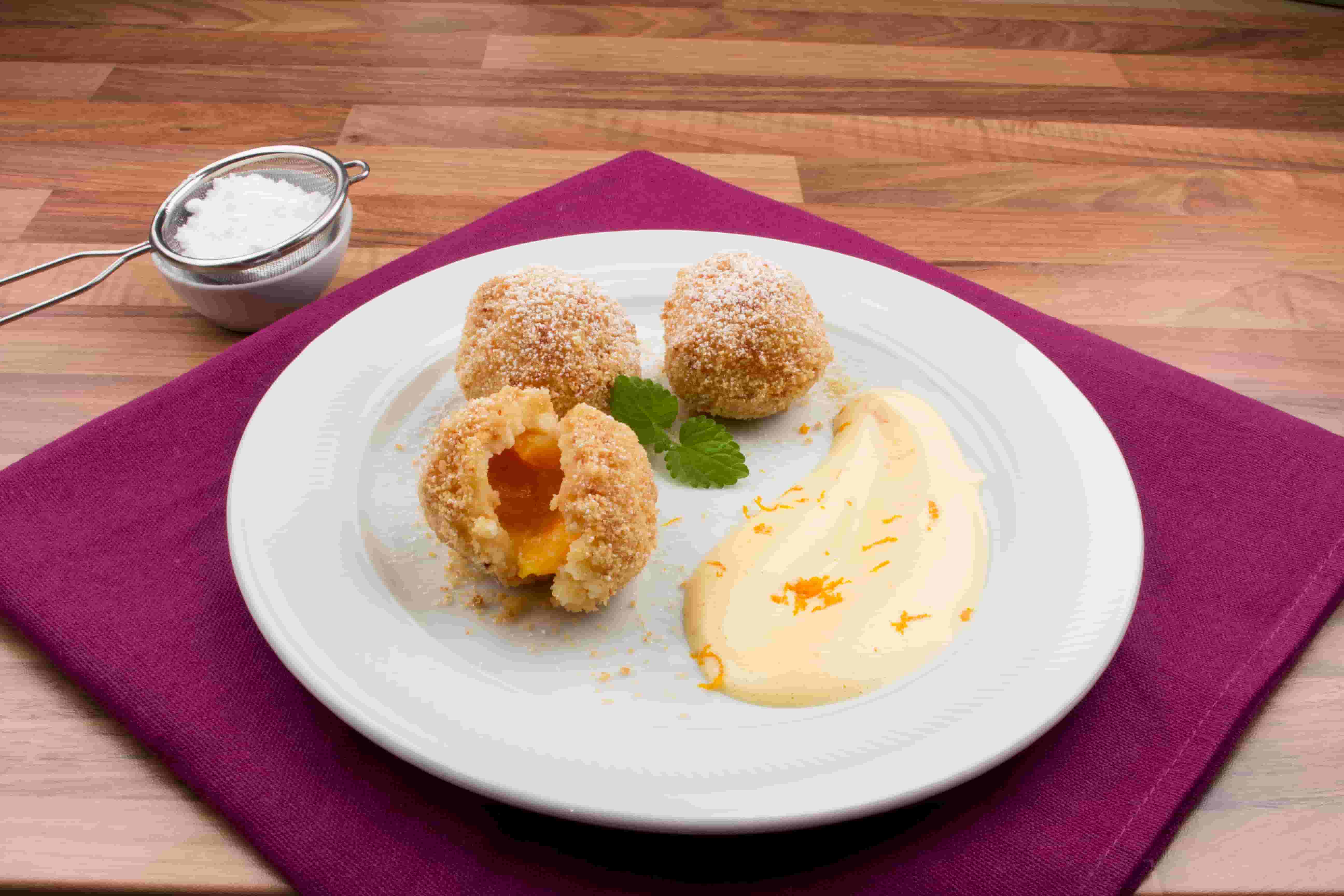 Marillenknödel mit Orangen-Zabaione
