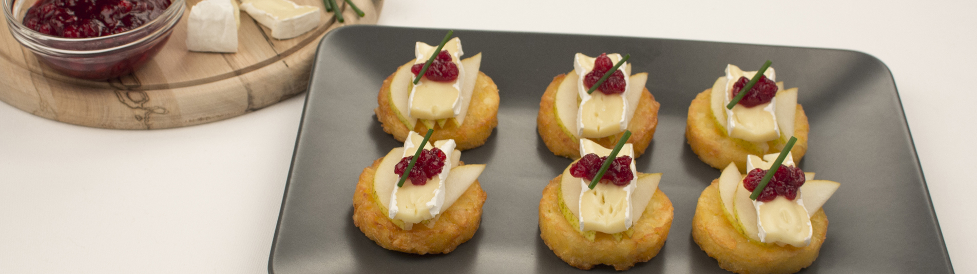 Mini-Rösti mit Birne und Camembert