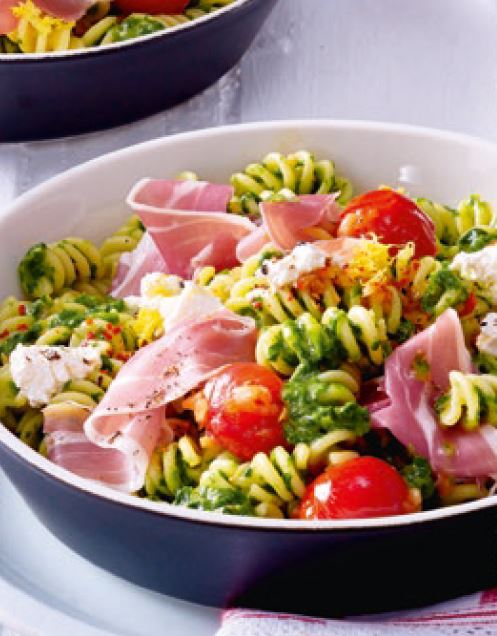 Spinat-Ricotta Nudeln mit Parmaschinken